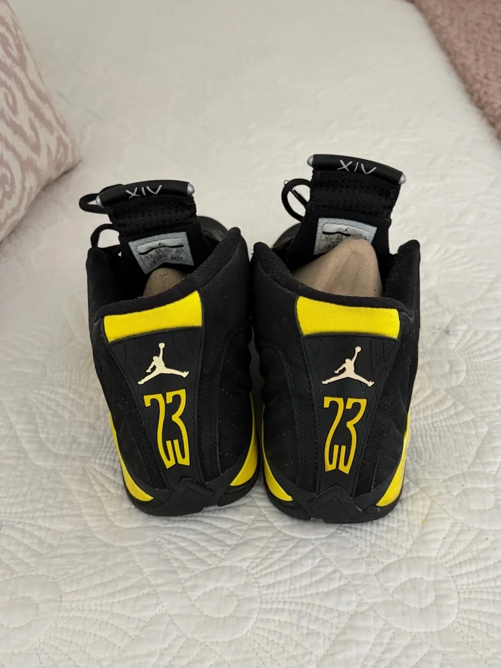 Jordan Men's Black and Yellow Retro Sneakers